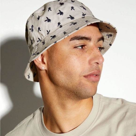 NWT Sand Playboy Bunny Print Bucket Hat - Picture 1 of 5